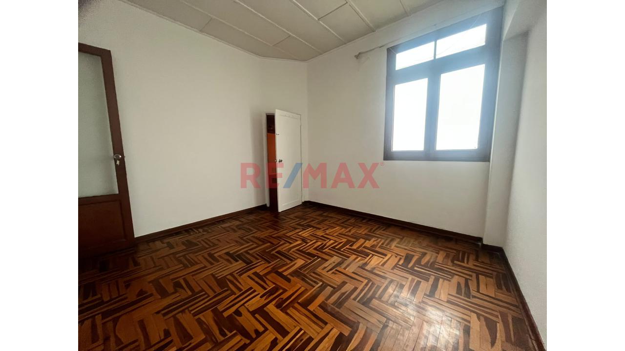 Inversión Y Comercialización – Venta De Amplio Departamento De 162 M² ! - 9