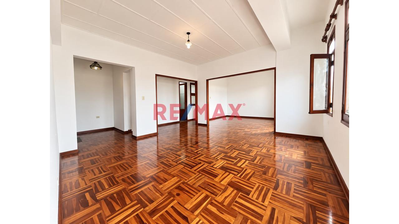 Inversión Y Comercialización – Venta De Amplio Departamento De 162 M² ! - 1