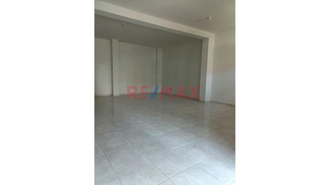 🏩Amplio Local Comercial Para Negocio O Almacen - 💵S/. 1800 Soles - 📐 78 M2. Excelente Ubicacion Las Paderas De Santa Anita - 4