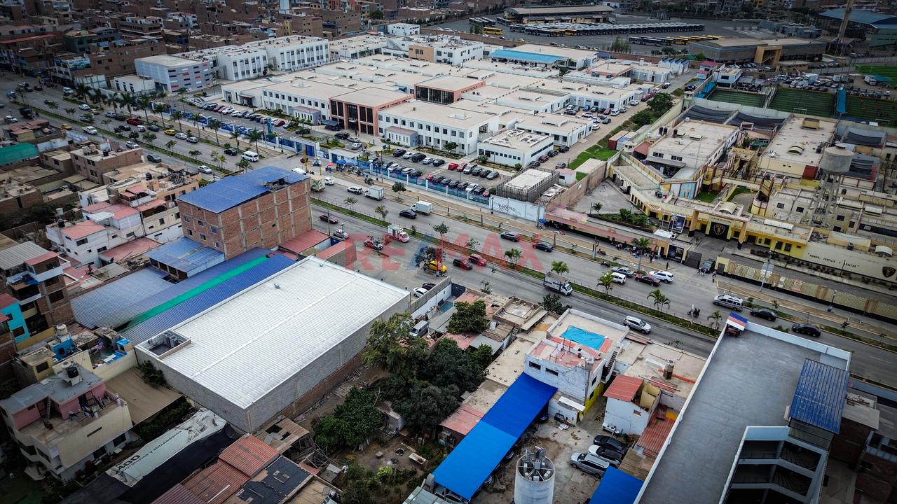 Terreno Comercial En Venta – Av. Huaylas - 8