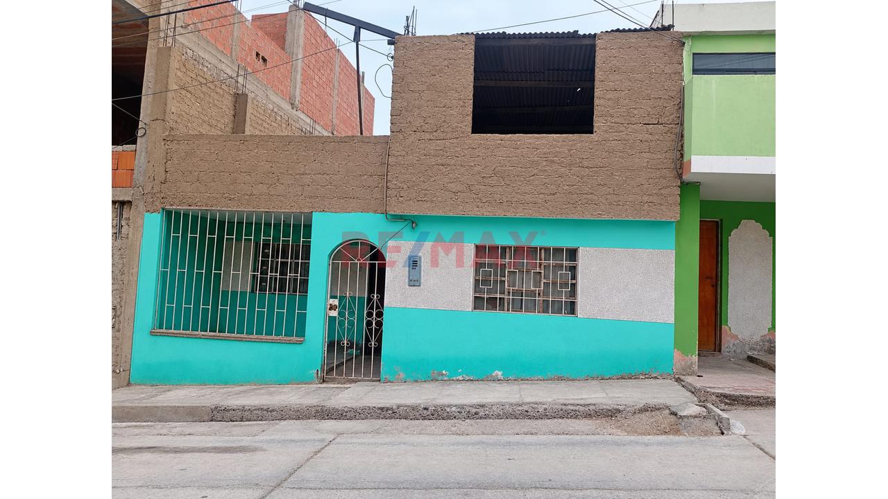 Venta De Casa A Precio De Terreno - 2