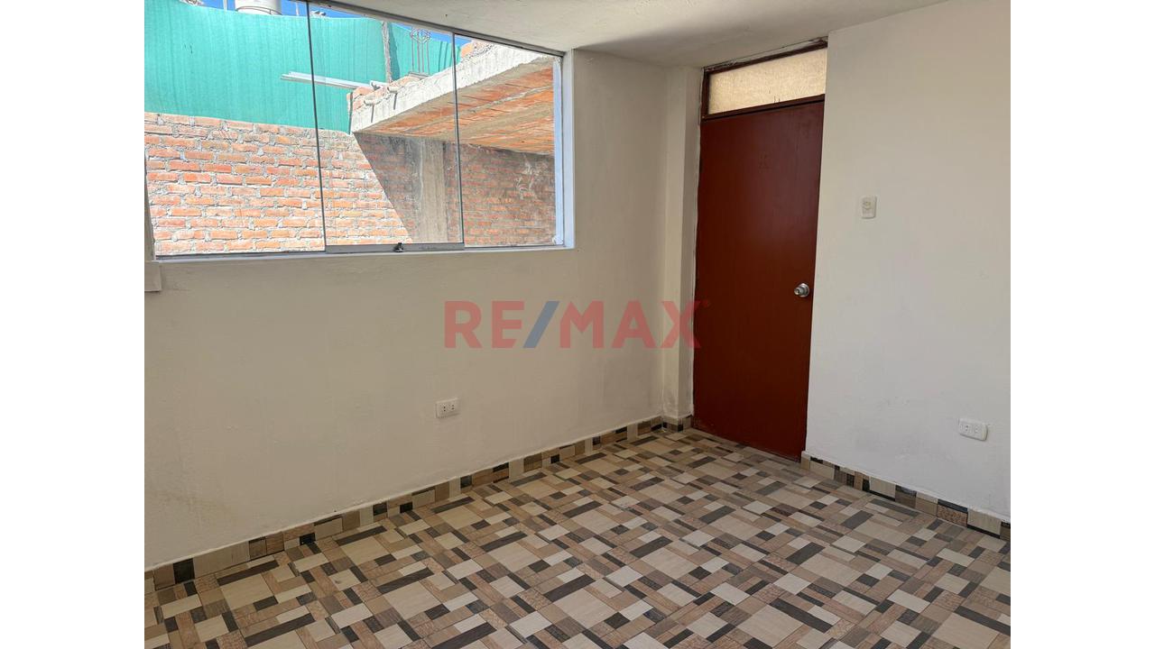Se Vende Casa En La Finca - Paucarpata - 2