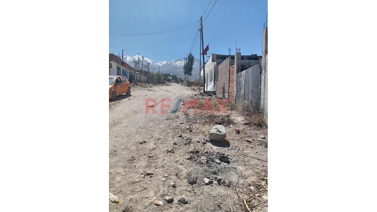 Terreno Urbano En Venta - Nazareno, Cerro Colorado - 1