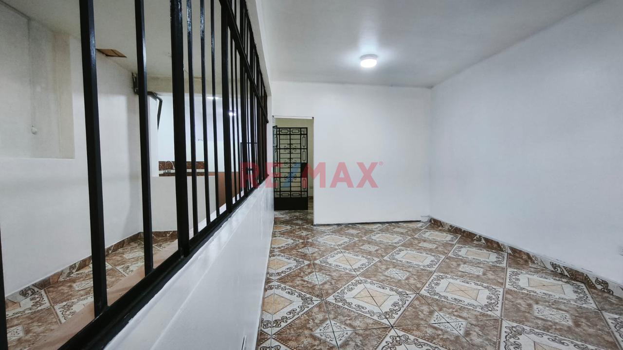 🏬 Alquiler Local Comercial En Av. Ferrocarril El Agustino Limite Con Santa Anita - 13