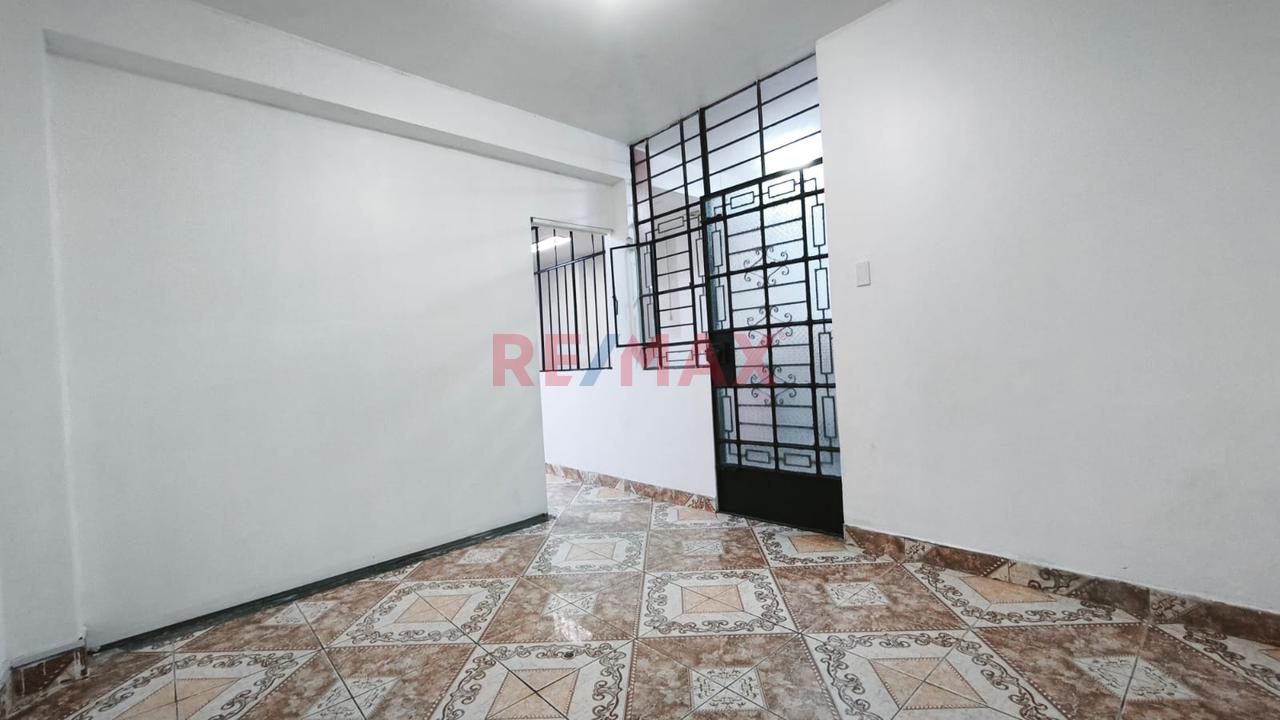 🏬 Alquiler Local Comercial En Av. Ferrocarril El Agustino Limite Con Santa Anita - 11