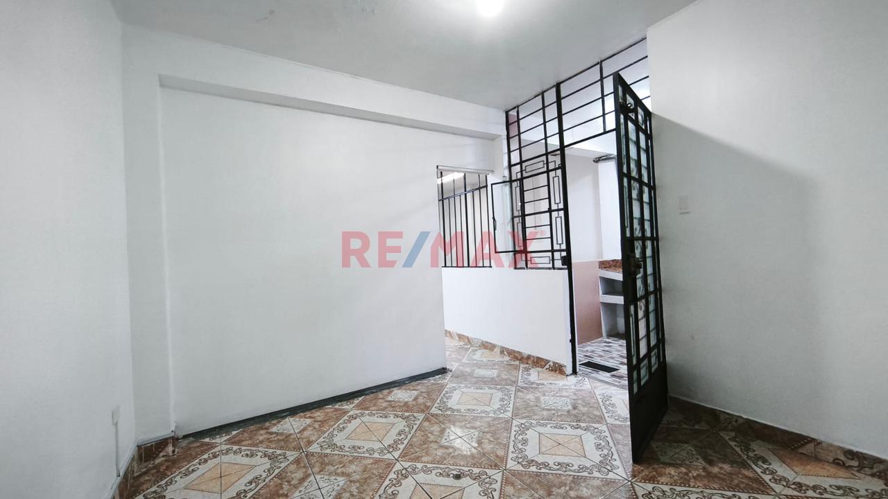 🏬 Alquiler Local Comercial En Av. Ferrocarril El Agustino Limite Con Santa Anita - 14