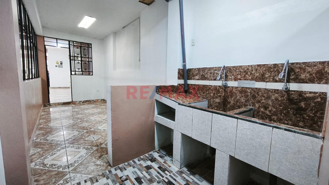 🏬 Alquiler Local Comercial En Av. Ferrocarril El Agustino Limite Con Santa Anita - 8