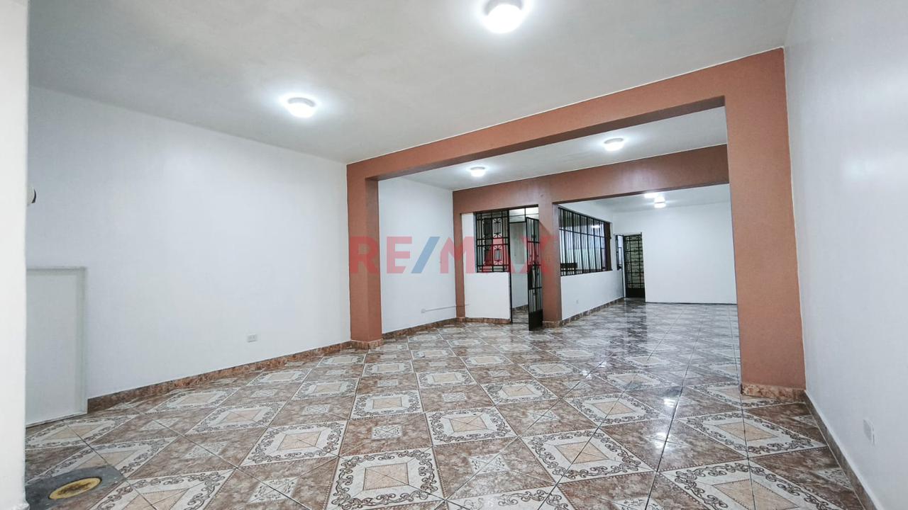 🏬 Alquiler Local Comercial En Av. Ferrocarril El Agustino Limite Con Santa Anita - 3