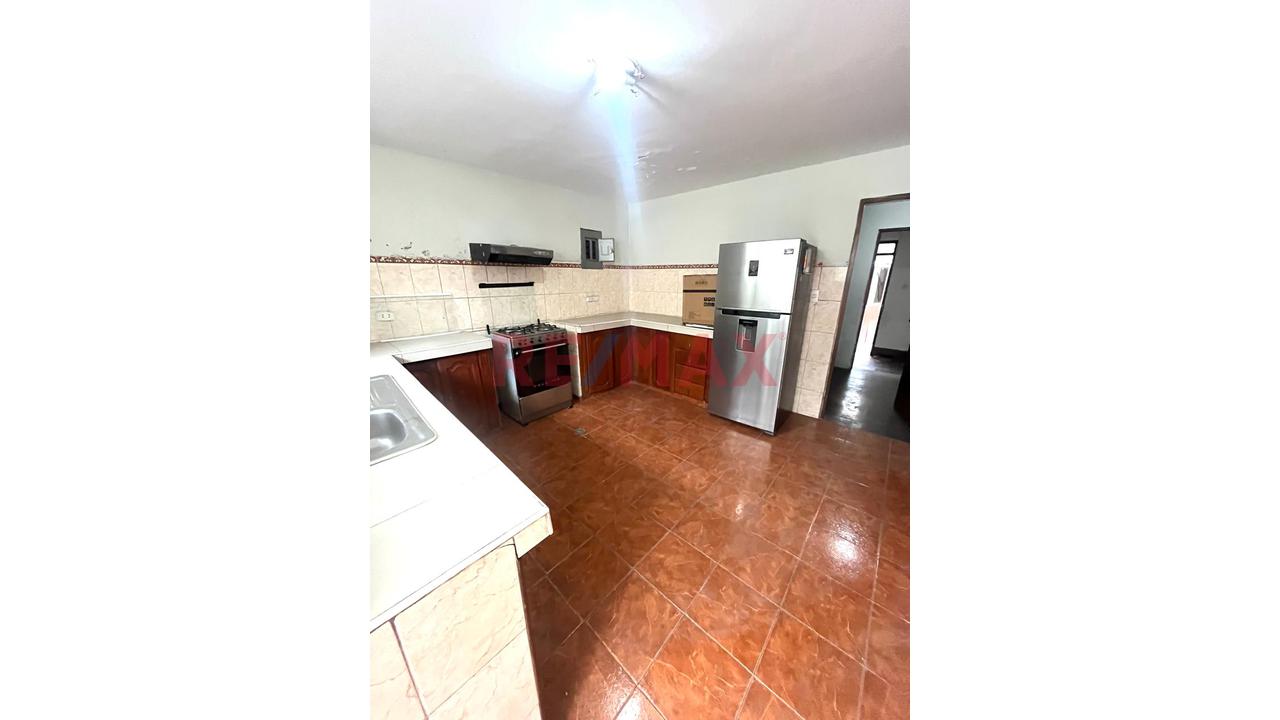 Amplia Casa En Alquiler En Fundo De Villa Condominio Privado Con Seguridad 24/7 - 13