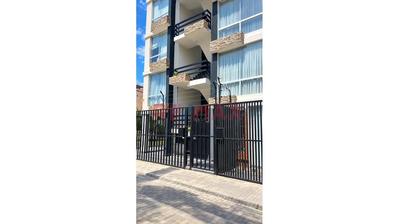 Se Vende Moderno Departamento En 1Er Piso Con Cochera + Jacuzzi - 2