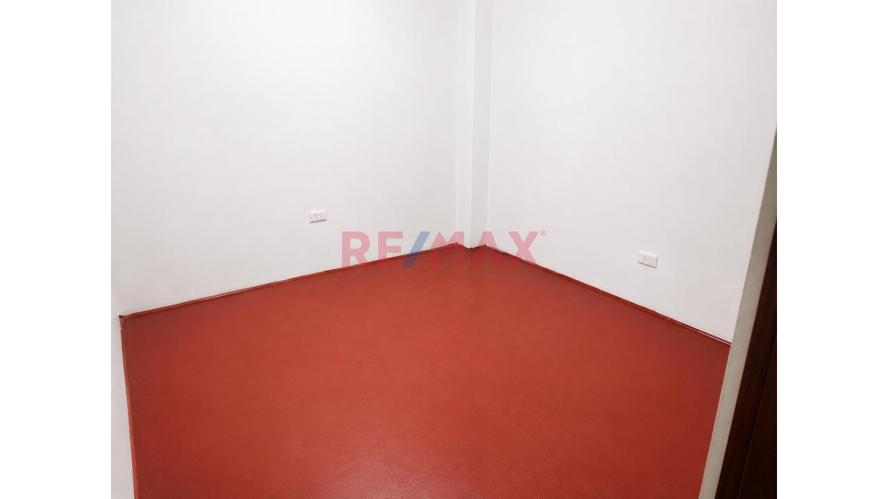 Local Comercial De 03 Pisos - Gran Oportunidad De Inversión Almacenes, Alquileres De Habitaciones, Kinder - Ate (Huaycan) - 18