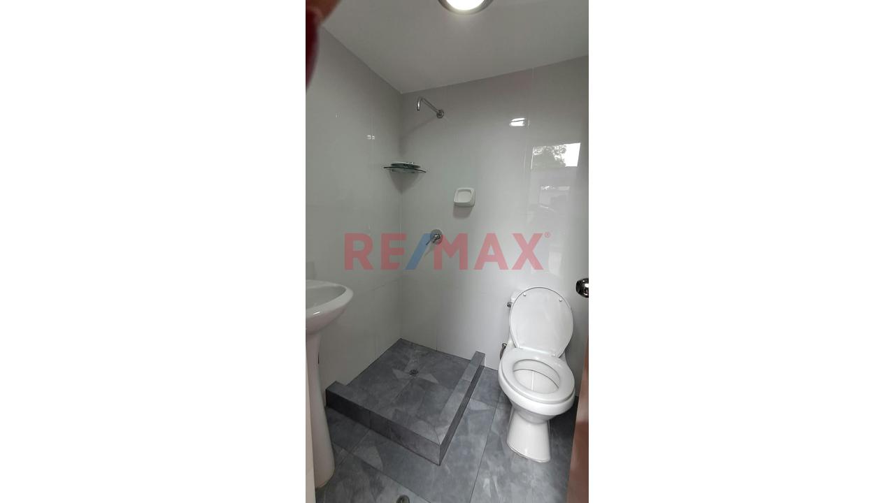 Alquiler De Impecable Casa Totalmente Remodelada Frente A Parque Privado En San Isidro - 20