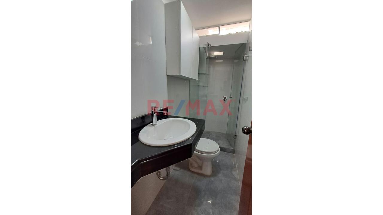 Alquiler De Impecable Casa Totalmente Remodelada Frente A Parque Privado En San Isidro - 19