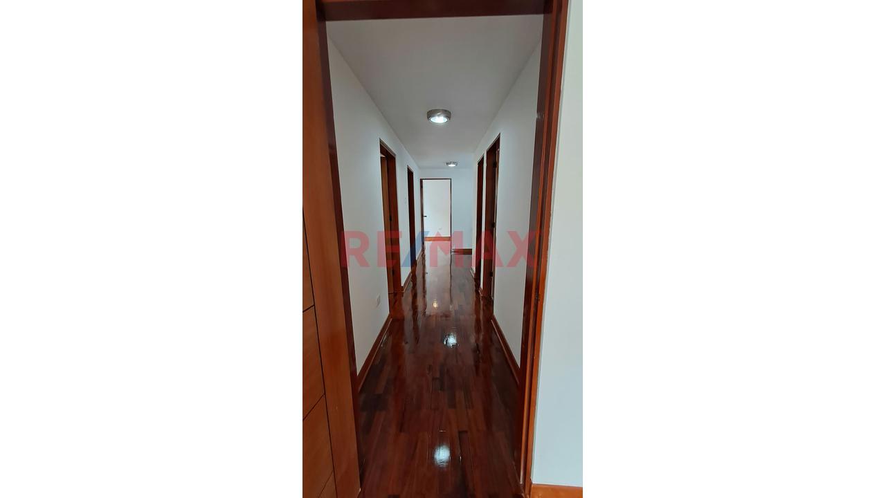 Alquiler De Impecable Casa Totalmente Remodelada Frente A Parque Privado En San Isidro - 10