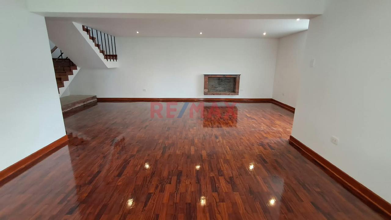 Alquiler De Impecable Casa Totalmente Remodelada Frente A Parque Privado En San Isidro - 8