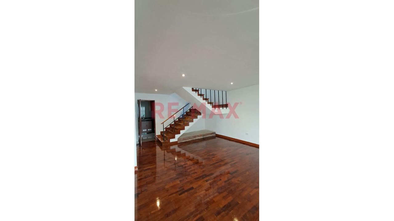 Alquiler De Impecable Casa Totalmente Remodelada Frente A Parque Privado En San Isidro - 9