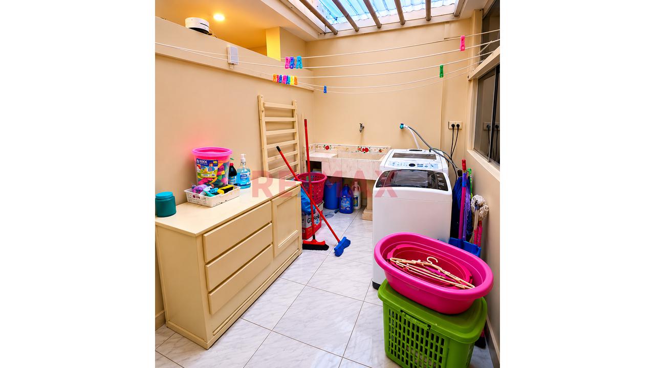 03 Departamentos En Casa De 03 Pisos (01 Departamento Por Cada Piso) A.T.: 120Mt2 - Oportunidad Única En Ancón! - Venta En Una Sola Operación - 7