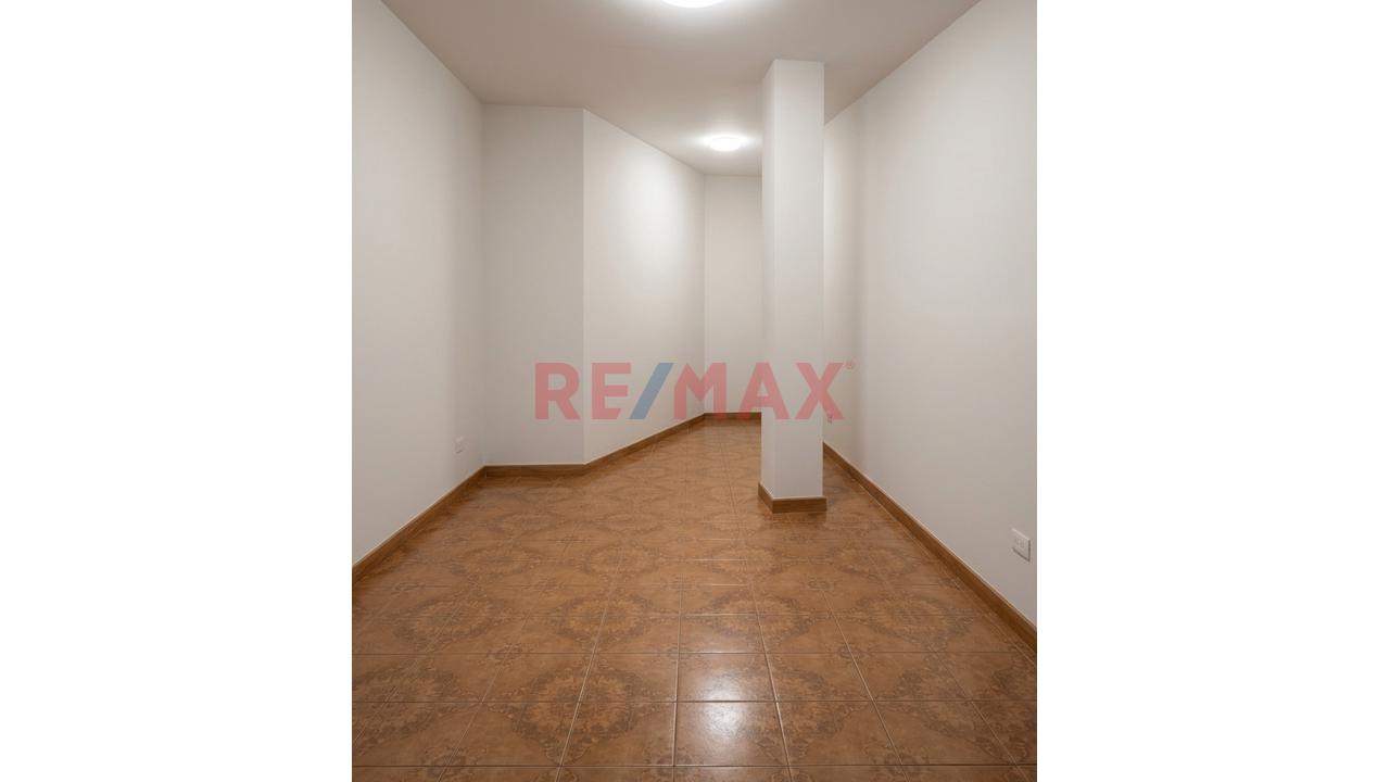 Venta De Departamento En 2Do Piso En La Rinconada De Monterrico – Sjm (A La Espalda De Tottus) — foto 3