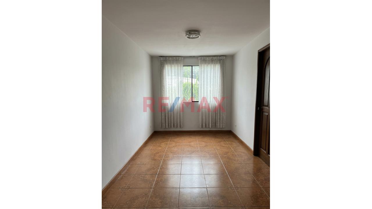 Venta De Departamento En 2Do Piso En La Rinconada De Monterrico – Sjm (A La Espalda De Tottus) — foto 2