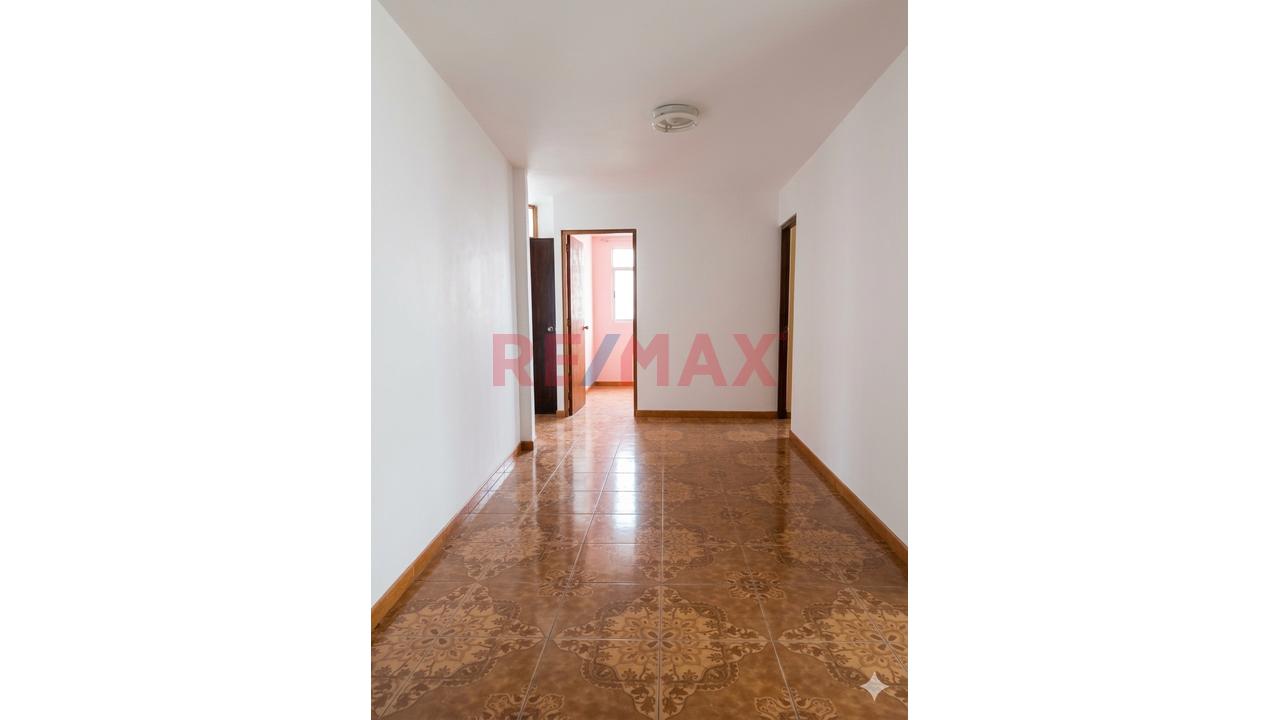 Venta De Departamento En 2Do Piso En La Rinconada De Monterrico – Sjm (A La Espalda De Tottus)