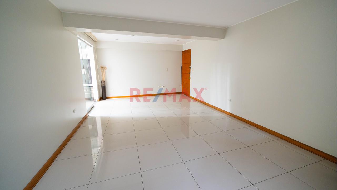 Vive En Exclusiva Zona De Pueblo Libre!!.. Departamento De 111M2 En 2Do Piso Con Vista Interior + Estacionamiento - 2