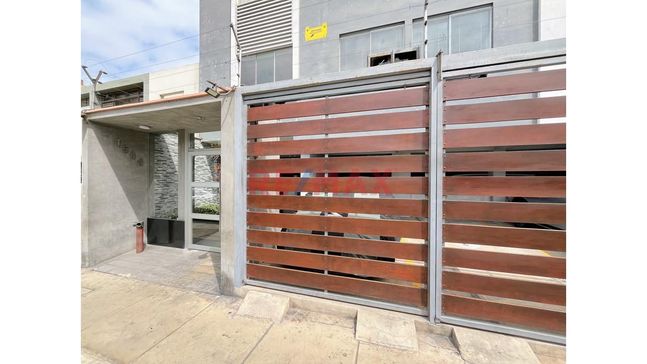 Vive En Exclusiva Zona De Pueblo Libre!!.. Departamento De 111M2 En 2Do Piso Con Vista Interior + Estacionamiento - 12
