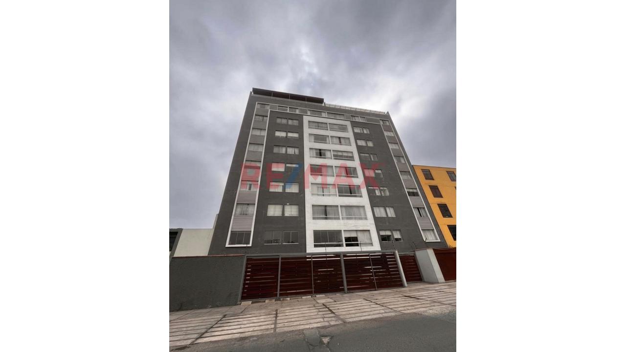 Vive En Exclusiva Zona De Pueblo Libre!!.. Departamento De 111M2 En 2Do Piso Con Vista Interior + Estacionamiento - 1