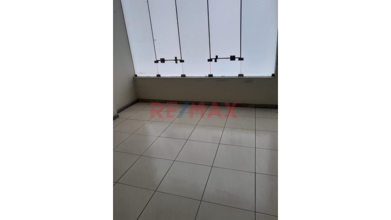 Local En Cuarto Piso – Privacidad Y Excelente Ubicación Comercial - 6