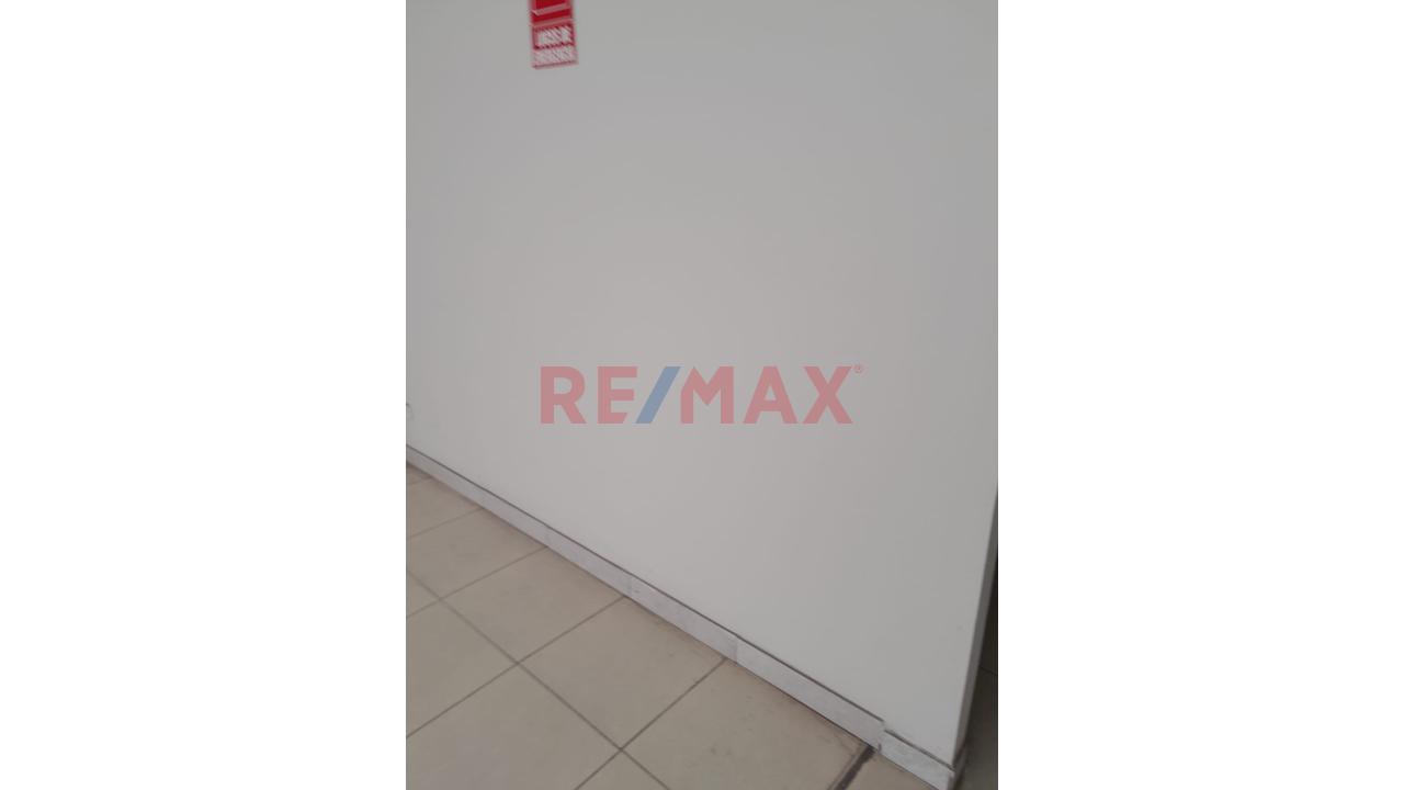 Local En Cuarto Piso – Privacidad Y Excelente Ubicación Comercial - 7