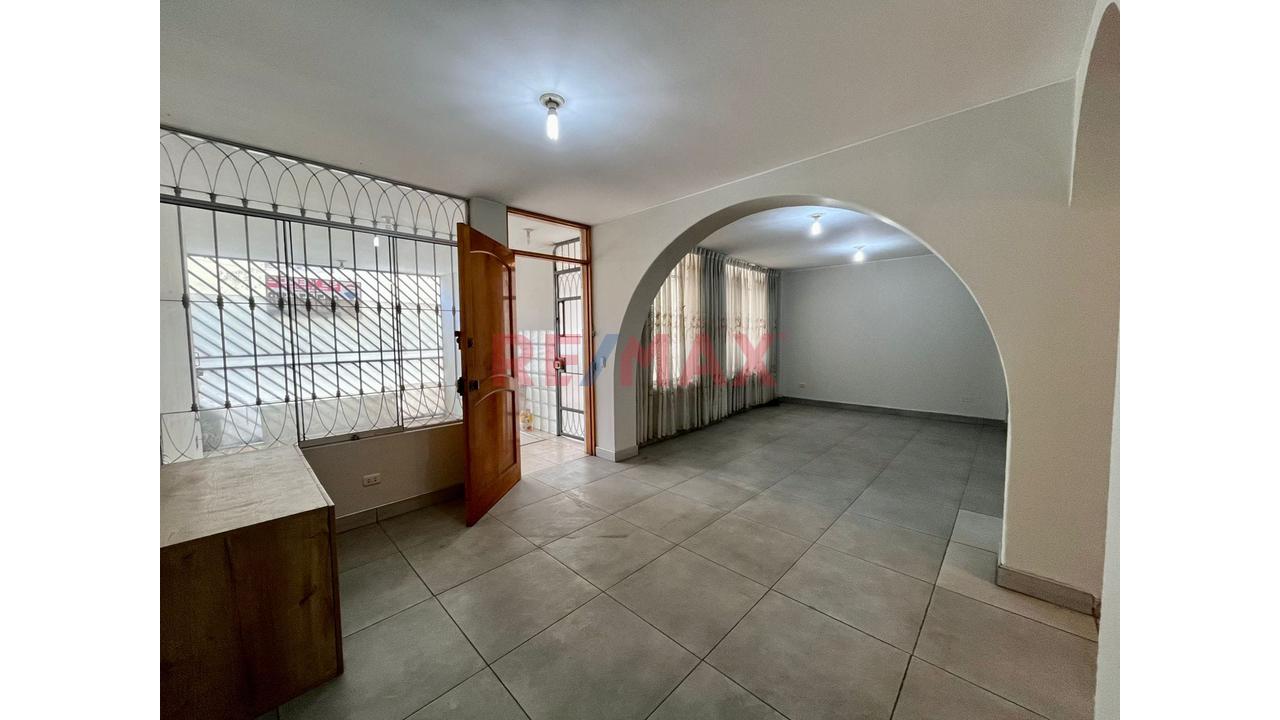 Departamento En Venta En San Juan De Miraflores – 1Er Piso, 3 Dormitorios Y Cochera — foto 2
