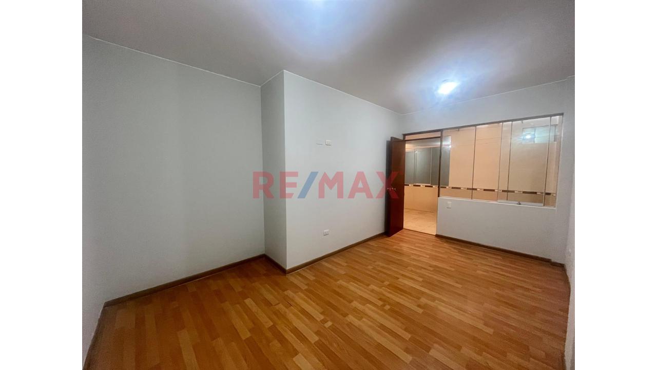 Departamento En Venta En San Juan De Miraflores – 1Er Piso, 3 Dormitorios Y Cochera — foto 5