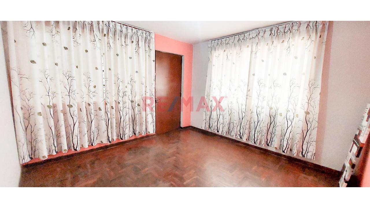 Oportunidad De Inversion Casa Multifamiliar Alt Cdra 32 Av Peru Smp - 9