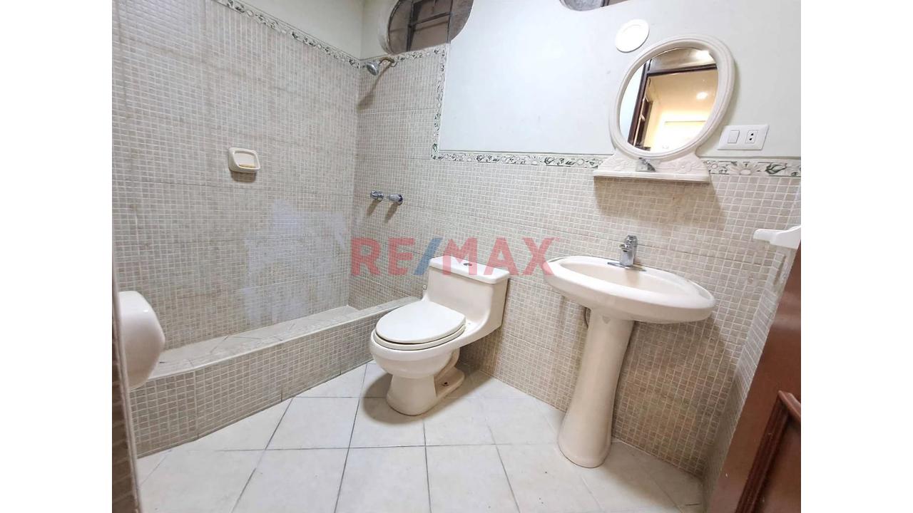 Venta Departamento En 1Er Piso El Golf De Huamnpani - 15