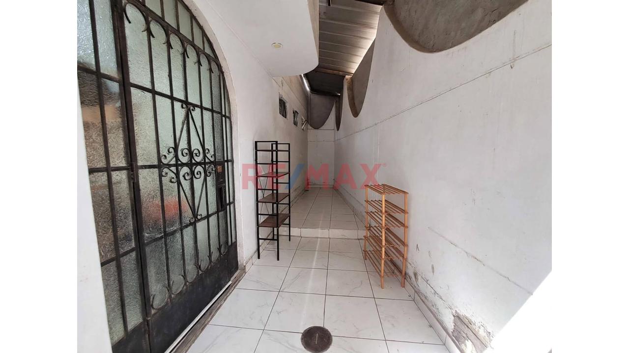 Venta Departamento En 1Er Piso El Golf De Huamnpani - 18