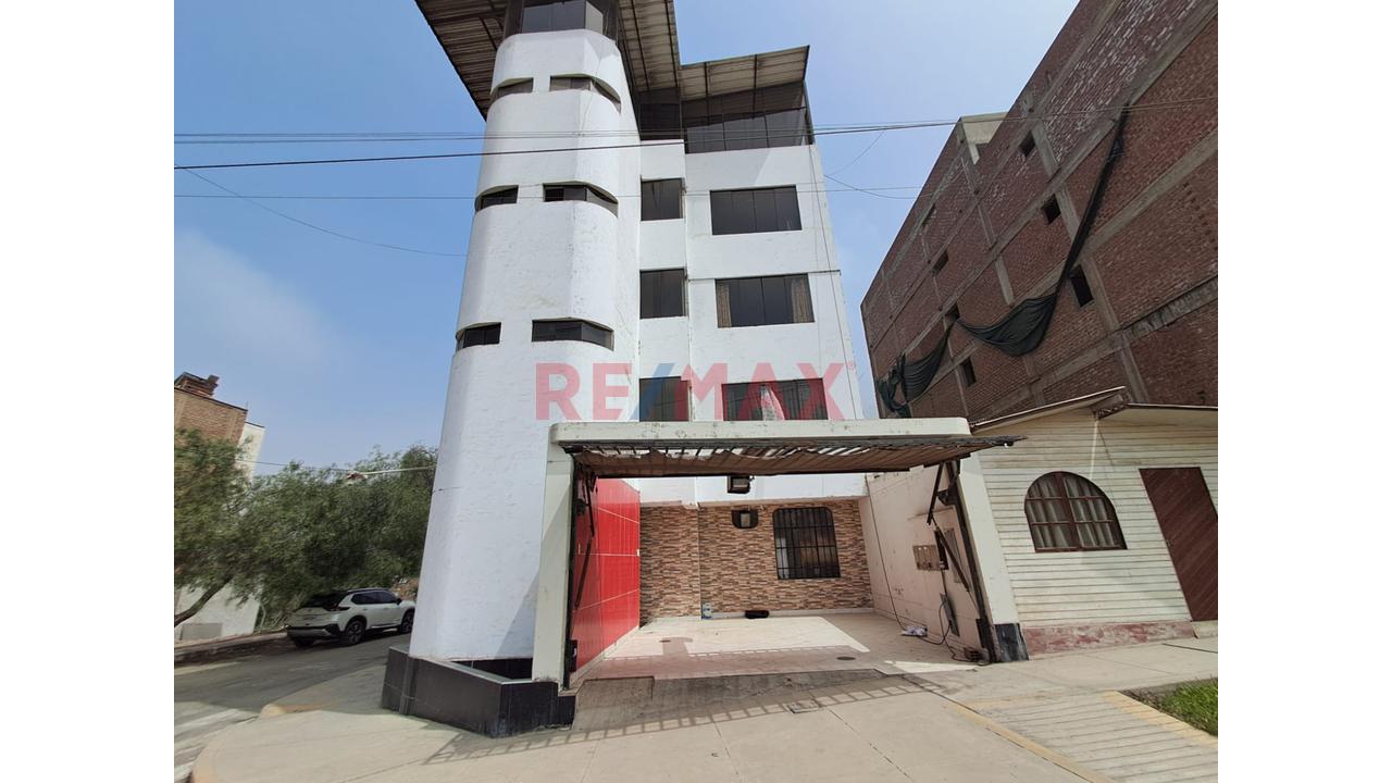 Venta Departamento En 1Er Piso El Golf De Huamnpani - 20