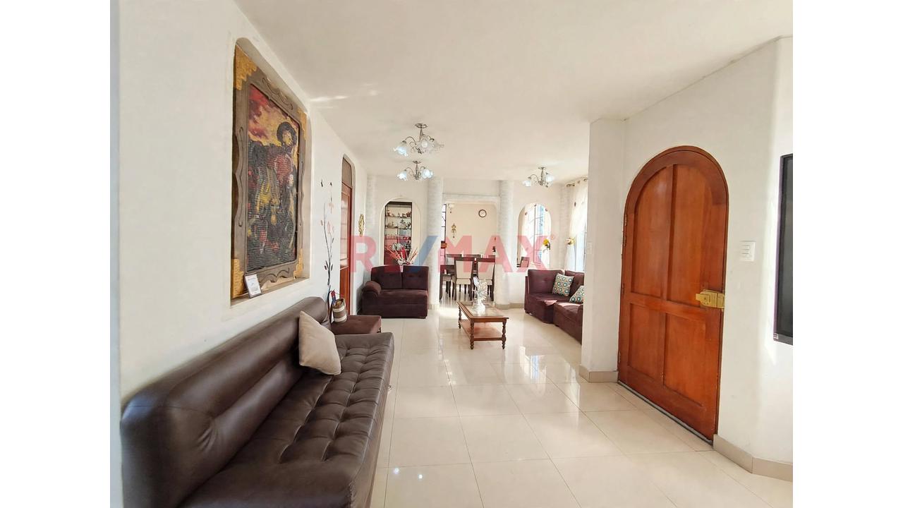 Venta Departamento En 1Er Piso El Golf De Huamnpani - 4