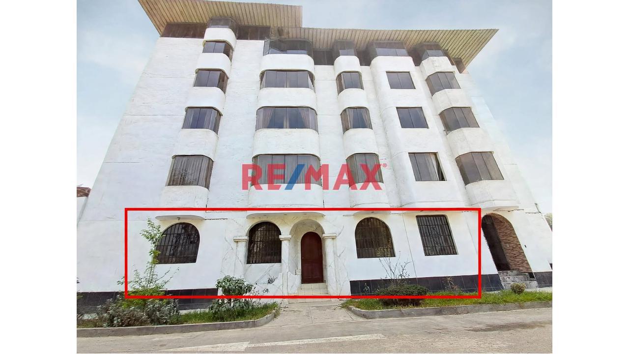 Venta Departamento En 1Er Piso El Golf De Huamnpani - 1