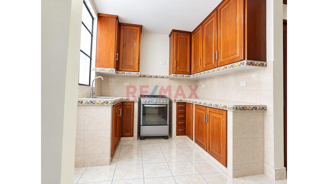 Venta Departamento En 1Er Piso El Golf De Huamnpani - 7