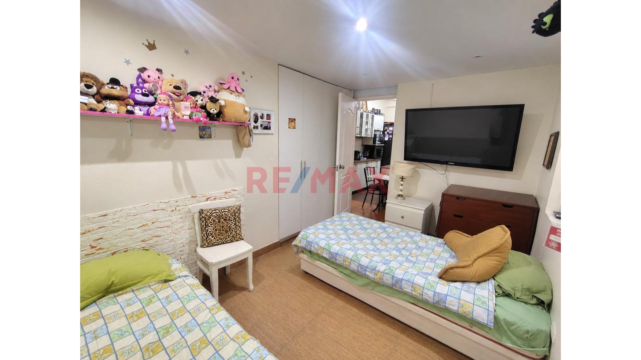 Casa/Departamento En Primer Piso, Frente A Parque, Con Cochera Incluida Y Excelente Ubicación En La Perla, Limite Con San Miguel. — foto 11