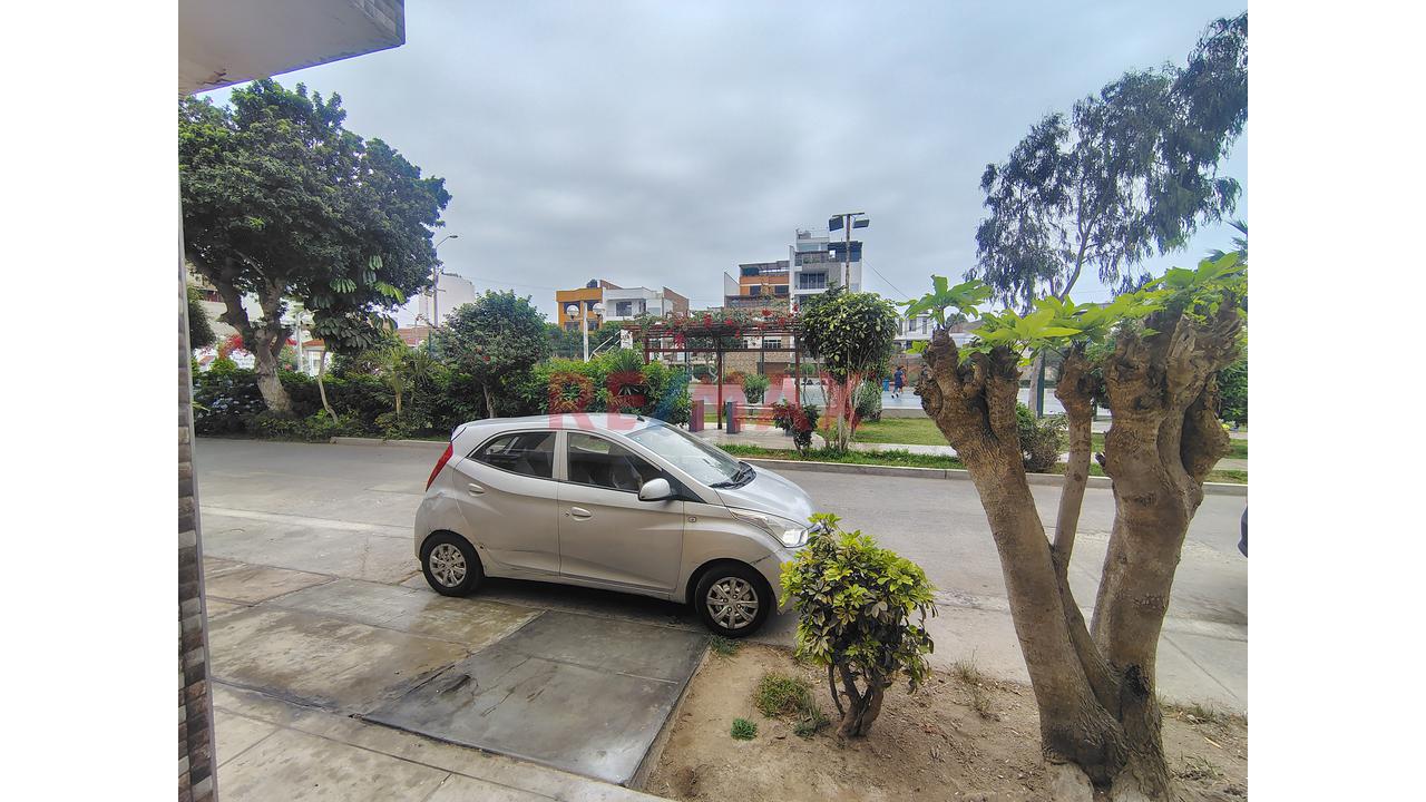 Casa/Departamento En Primer Piso, Frente A Parque, Con Cochera Incluida Y Excelente Ubicación En La Perla, Limite Con San Miguel. — foto 3