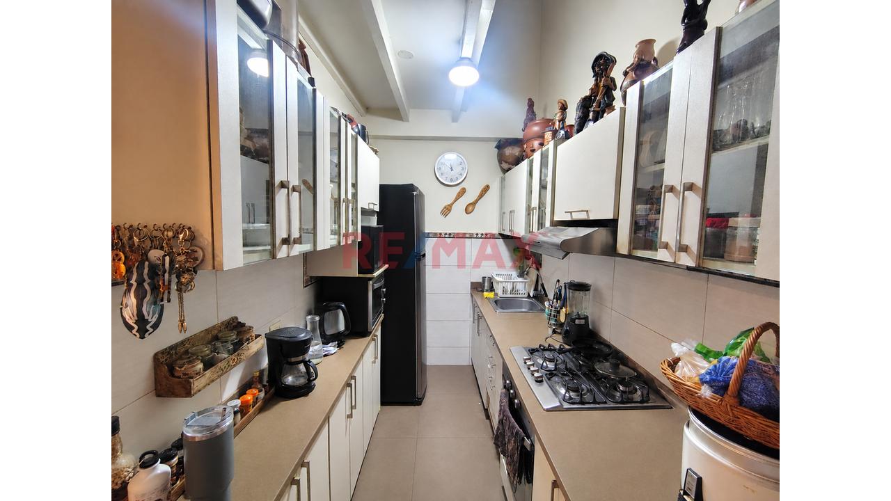 Casa/Departamento En Primer Piso, Frente A Parque, Con Cochera Incluida Y Excelente Ubicación En La Perla, Limite Con San Miguel. — foto 8