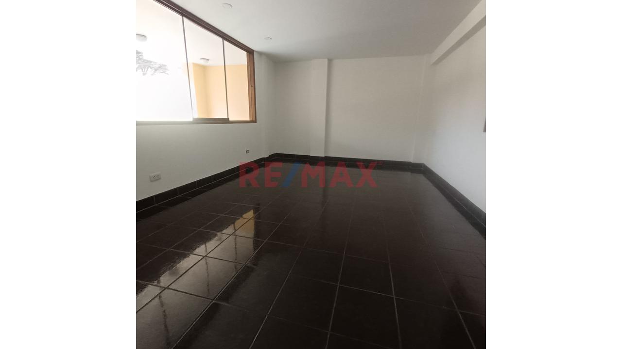 Alquiler Local Comercial En Zona Estrategia En La Molina - 17