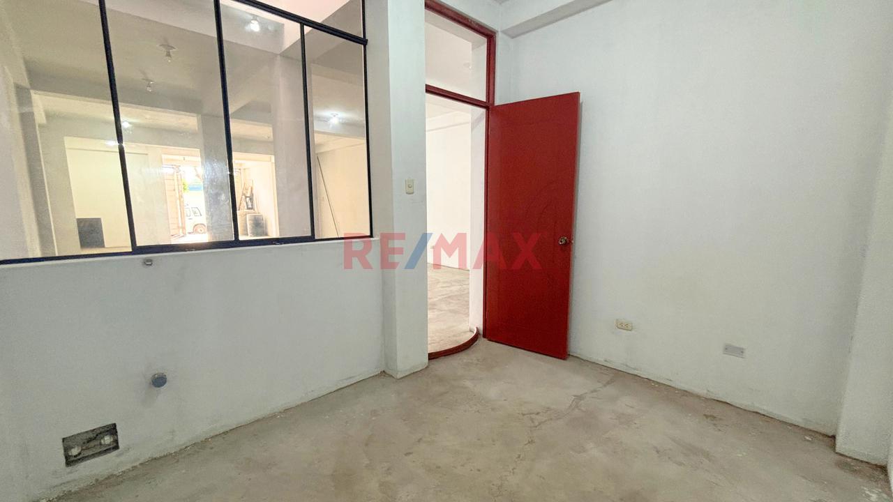 Local Comercial De 114 M² Con Luz Trifásica – En Estreno - Ideal Para Negocio, Academia, Gimnasio O Almacén — foto 11