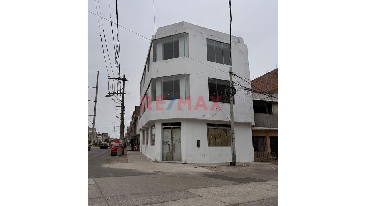 Alquiler De Local Comercial En Esquina – 3 Niveles, 412 M² – Smp - 2