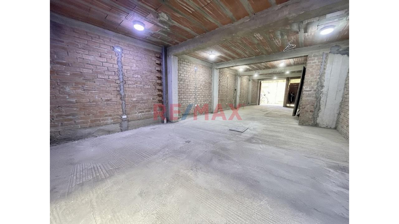 ¡Alquiler De Local Comercial 120M2 – Primer Piso | Los Olivos! - 5
