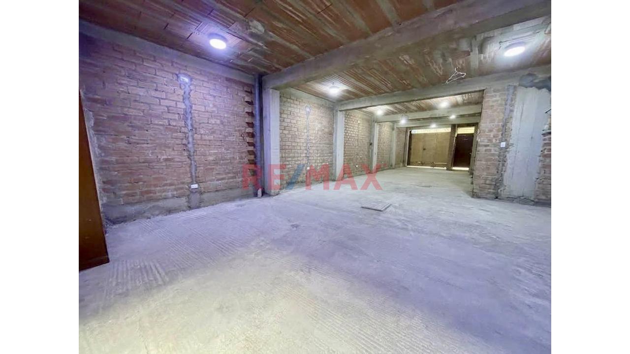 ¡Alquiler De Local Comercial 120M2 – Primer Piso | Los Olivos! - 3