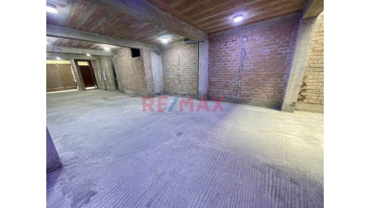 ¡Alquiler De Local Comercial 120M2 – Primer Piso | Los Olivos! - 4