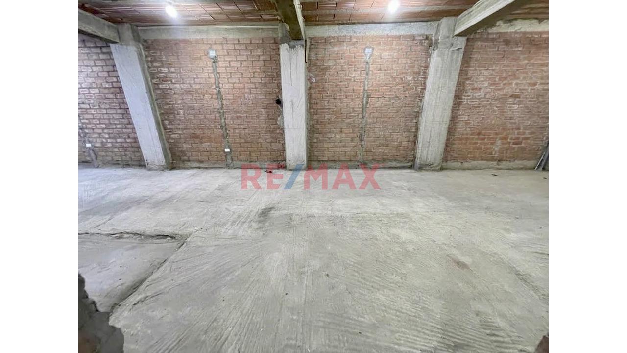 ¡Alquiler De Local Comercial 120M2 – Primer Piso | Los Olivos! - 8