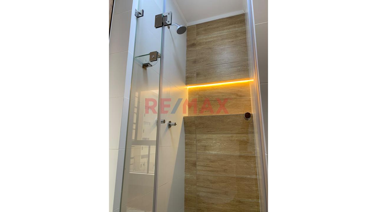 Departamento Remodelado En Venta Zona Exclusiva De San Isidro Vista Exterior + Estacionamiento - 10