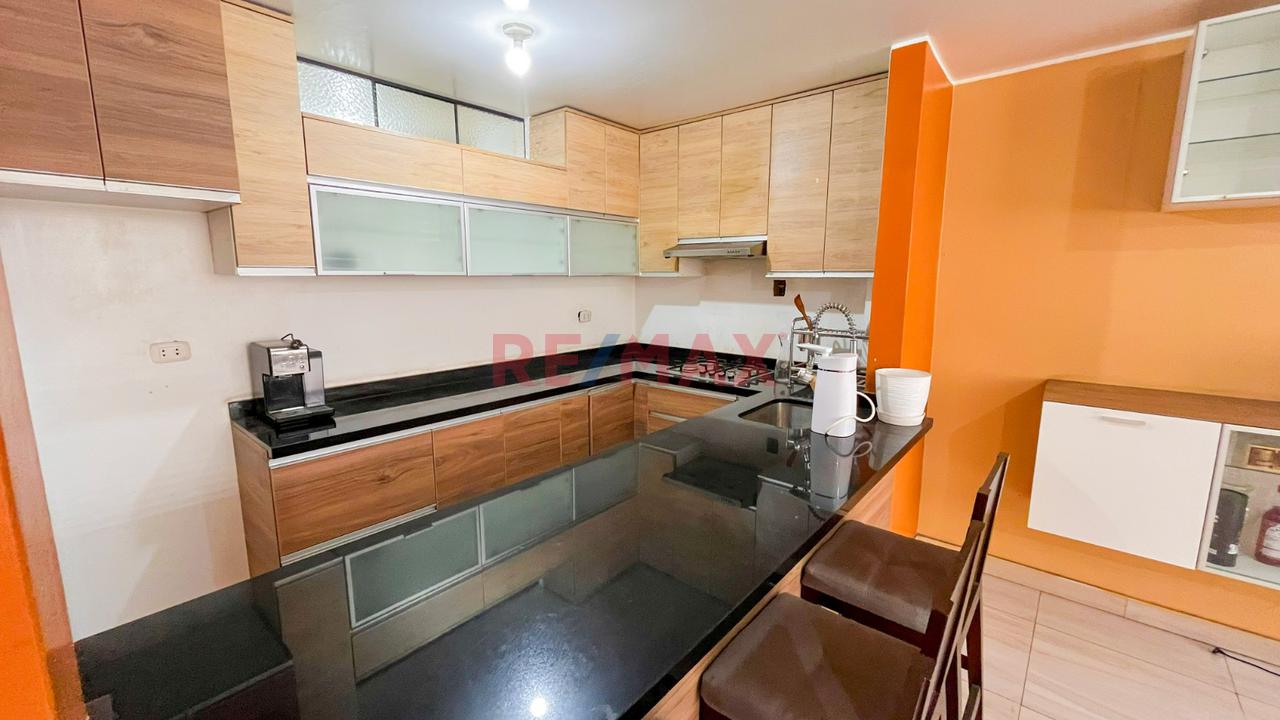 Venta De Departamento En El 3Ro Y 4To Piso En Ate De 210M2 - 6